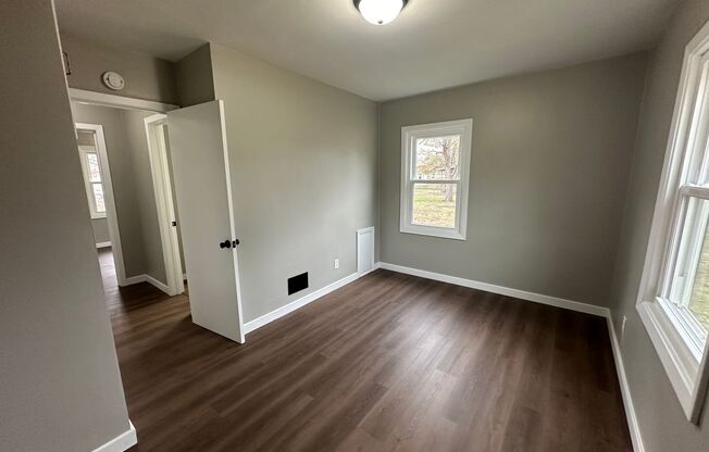 3 beds, 1 bath, $1,300