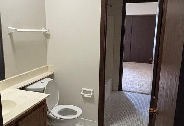 2 beds, 1.5 baths, 1,000 sqft, $1,450, Unit 8133-8133C