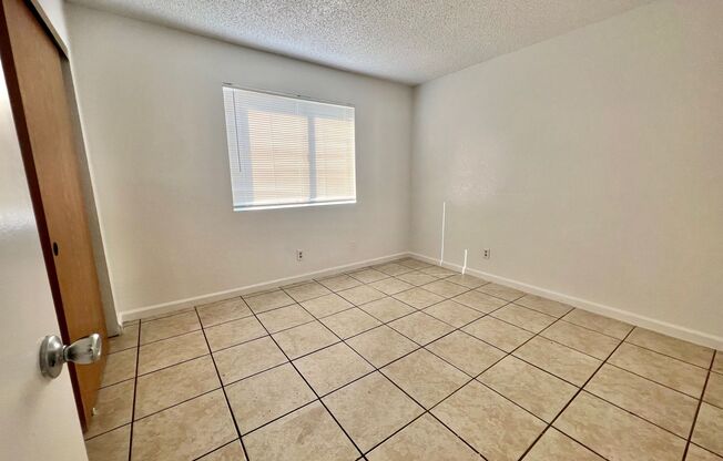 2 beds, 1 bath, $1,400