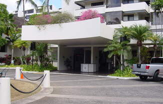 1 bed, 2 baths, $4,300