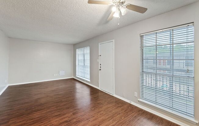 2 beds, 1.5 baths, 810 sqft, $832, Unit 207