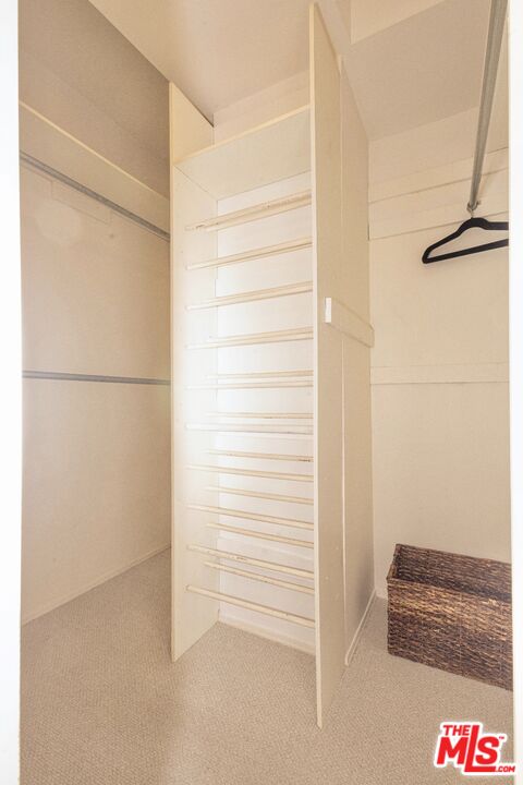 1 bed, 2 baths, 966 sqft, $5,700, Unit 901