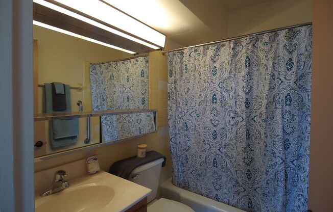 2 beds, 1.5 baths, 835 sqft, $1,595, Unit 608