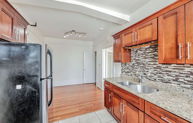 Studio, 1 bath, 350 sqft, $2,495, Unit 6