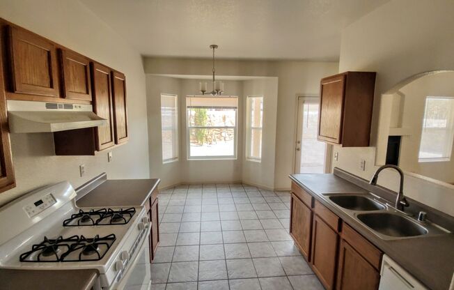 3 beds, 2 baths, $1,595