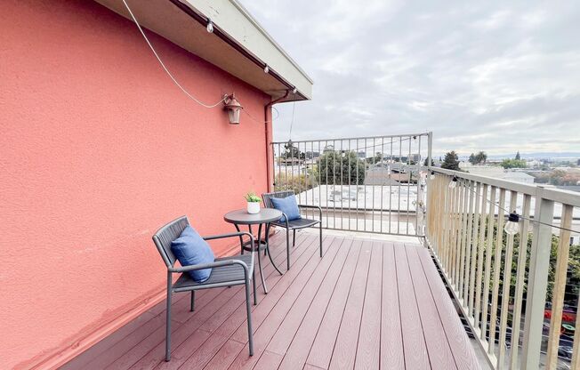 2 beds, 2 baths, $4,300, Unit #F