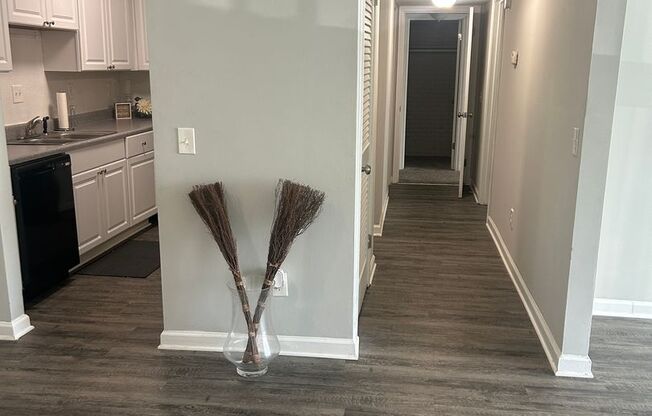 2 beds, 1.5 baths, 934 sqft, $1,075