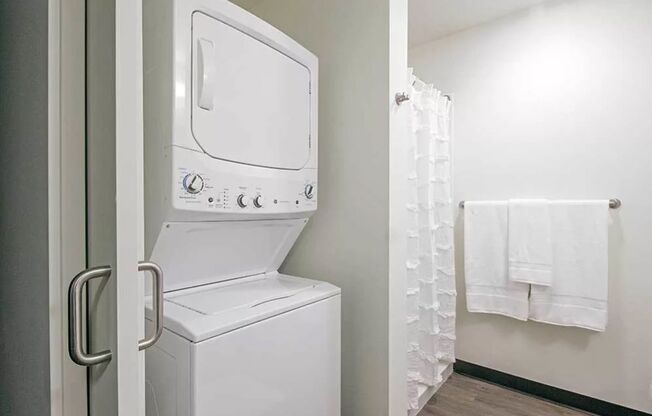 1 bed, 1 bath, 739 sqft, $1,795, Unit 212