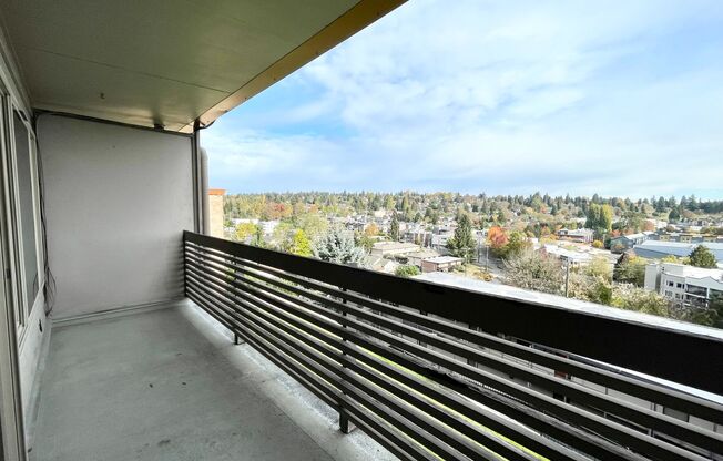 Studio, 1 bath, 370 sqft, $1,475, Unit 404