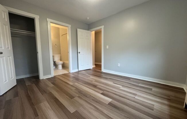 1 bed, 1 bath, 450 sqft, $1,549, Unit 5326 Fifth Ave. #21