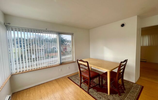 Corner Unit! 1 Bedroom, 1 Bath Apartment in Columbia City, $1475 per month