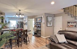 2913 W LONG CIR