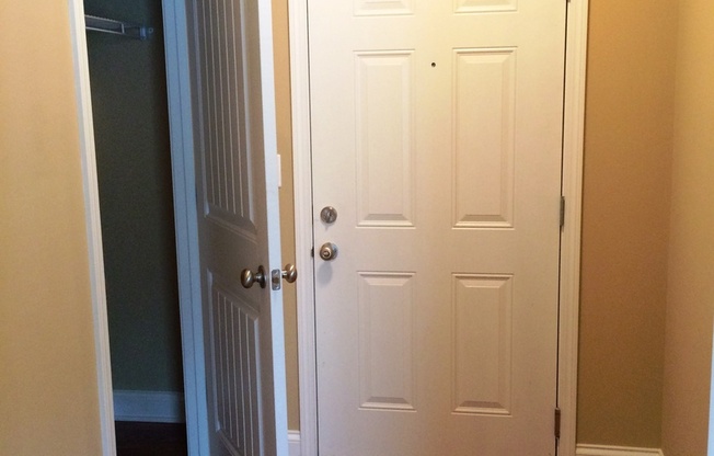 1 bed, 1 bath, 985 sqft, $895, Unit 210