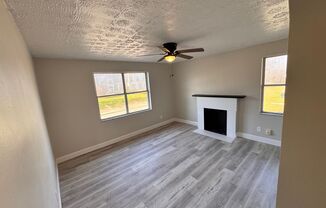 2 beds, 1 bath, 900 sqft, $1,150, Unit B