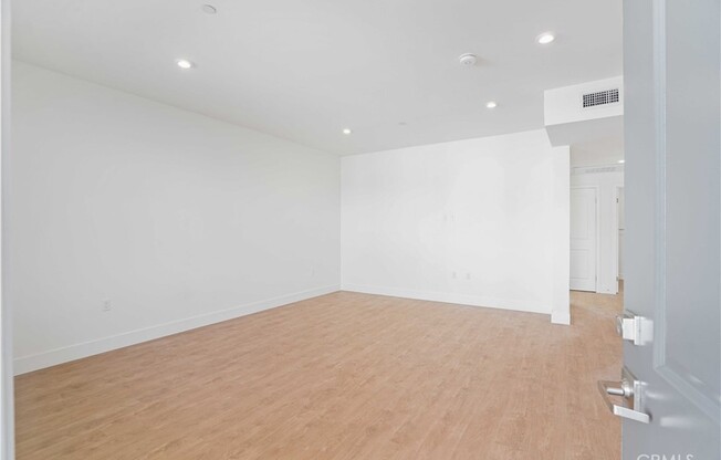 2 beds, 2 baths, 1,122 sqft, $2,371, Unit 409