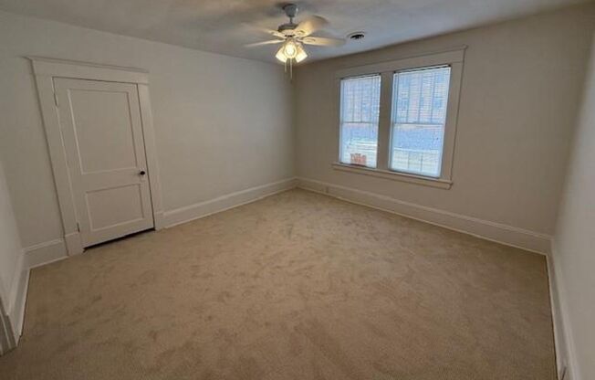 2 beds, 1 bath, $1,595, Unit APARTMENT B