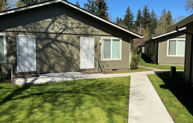 1 bed, 1 bath, 510 sqft, $1,125, Unit 3821 24th Pl NE