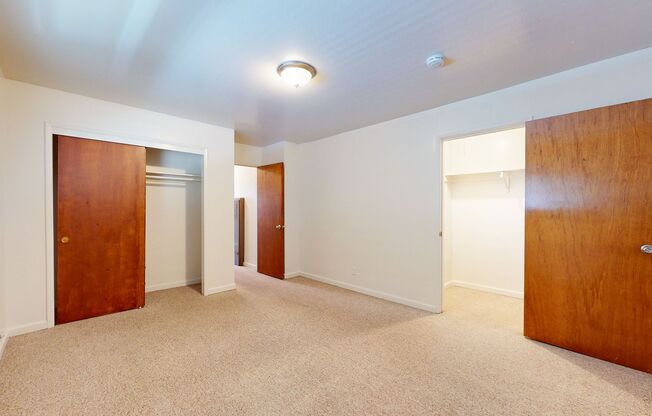 2 beds, 1 bath, $2,100