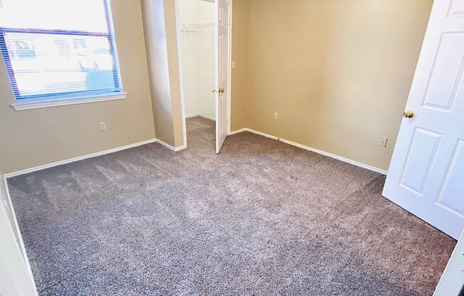 3 beds, 2 baths, 973 sqft, $1,045, Unit 2309