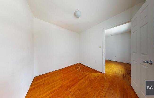 139 E 12 ST