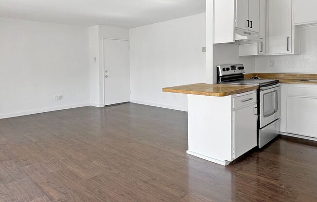 1 bed, 1 bath, $2,395, Unit UNIT 0