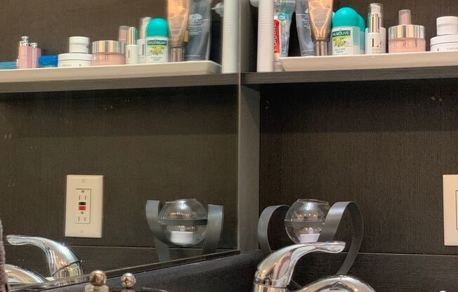 Studio, 1 bath, 650 sqft, $1,220, Unit 304