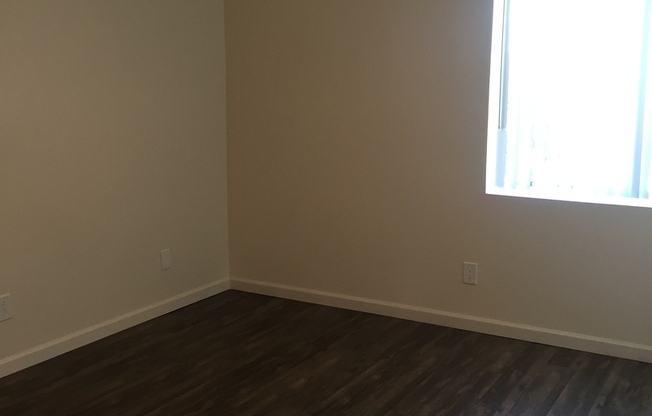 2 beds, 1 bath, 950 sqft, $1,225, Unit 116