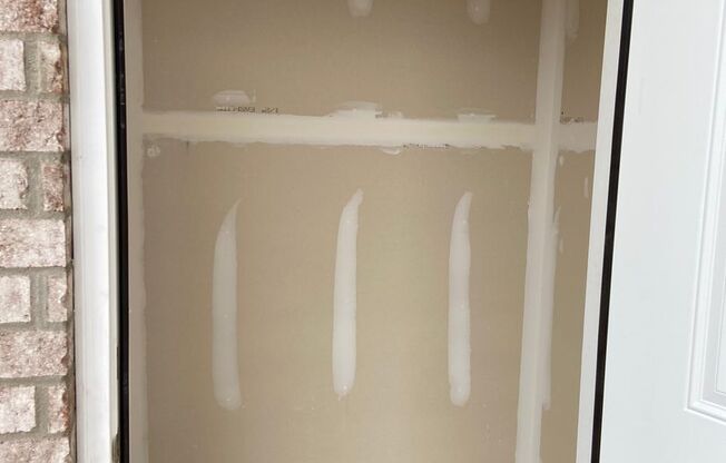 1 bed, 1 bath, 695 sqft, $715, Unit 123