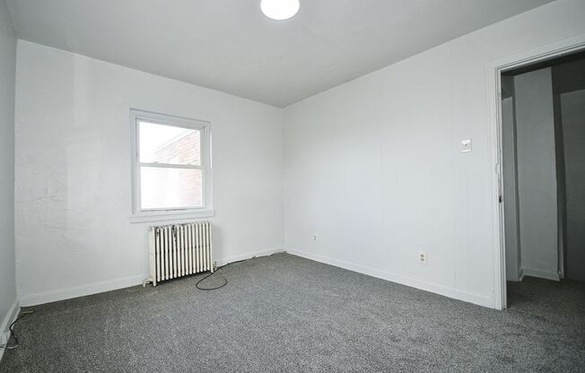 3 beds, 1 bath, 500 sqft, $1,200, Unit 2937 Freeland Street Unit 1