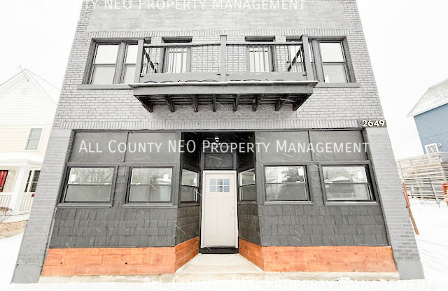 2649 E 110 ST