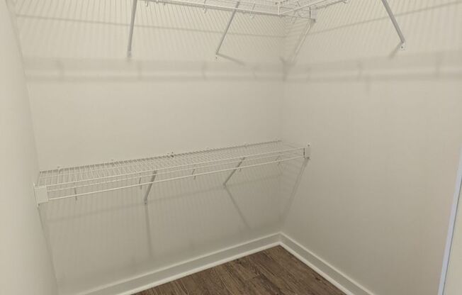 1 bed, 1 bath, 902 sqft, $1,580, Unit 13-1321