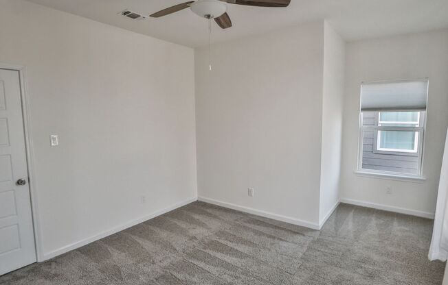 3 beds, 2.5 baths, $1,850, Unit Dakota st #102