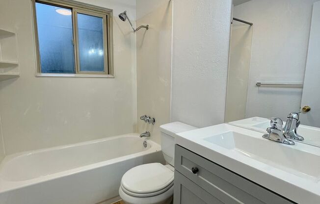 2 beds, 1 bath, $2,100