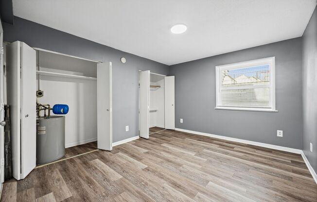 Convenient 1 Bedroom, 1 Bath first-floor condo located in Pawtuckett on the Green near the airport in Charlotte!