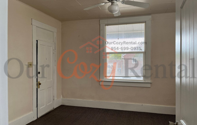 2 beds, 1 bath, 808 sqft, $1,095, Unit 01