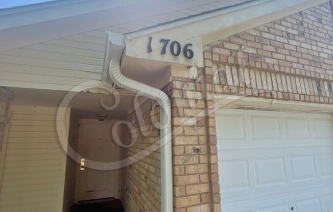 3 beds, 2 baths, $1,275