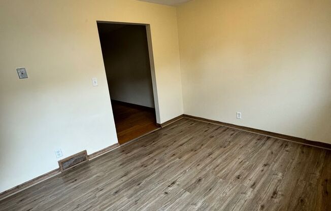 4523-4545 Apple Orchard