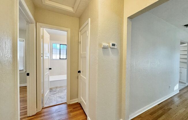 2 beds, 1 bath, $2,295