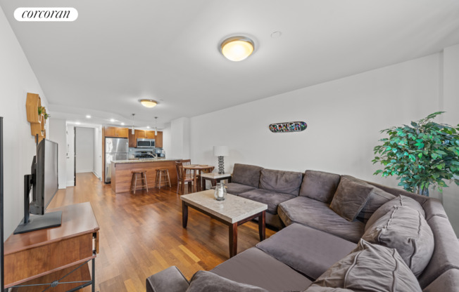 18 THORNTON ST