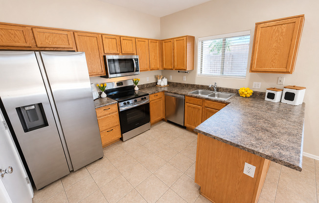 3 beds, 2.5 baths, $1,994