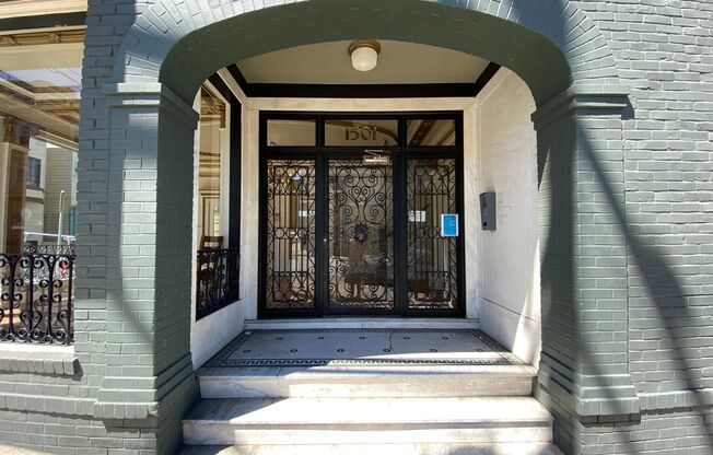 1501 Leavenworth Street