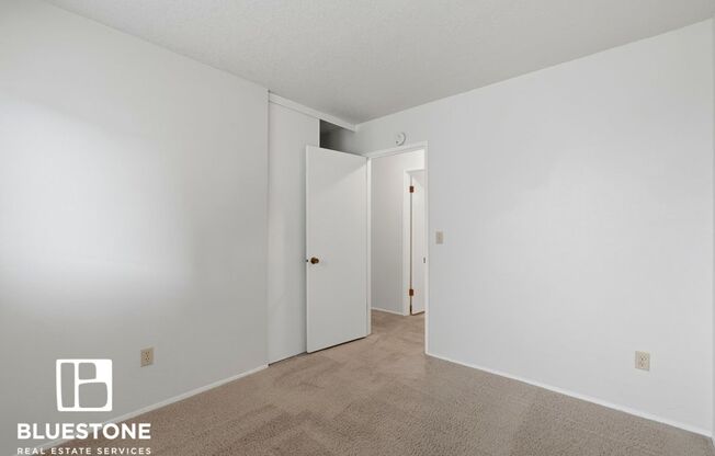 3 beds, 1 bath, 886 sqft, $1,795, Unit 19