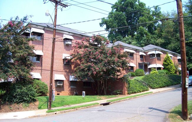 Carolina Apartments | 840 Carolina Avenue Apt B-4