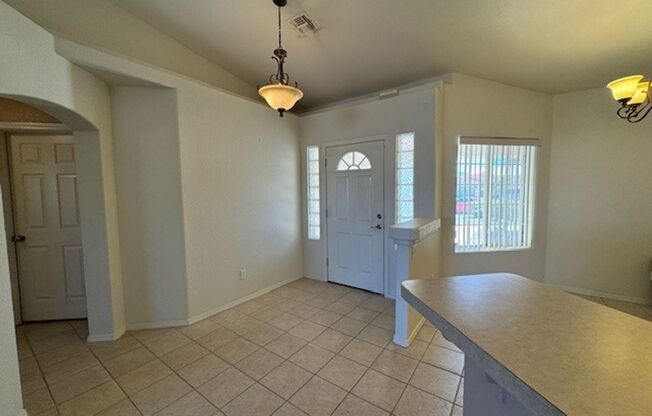 3BR WINTER Vacation Home with Utilities Incl & RV PAD & Hookups, AVAILABLE 10-1-25