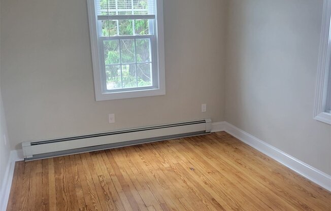 36 LEE AVE