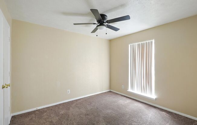 2 beds, 1.5 baths, $1,150, Unit 2053