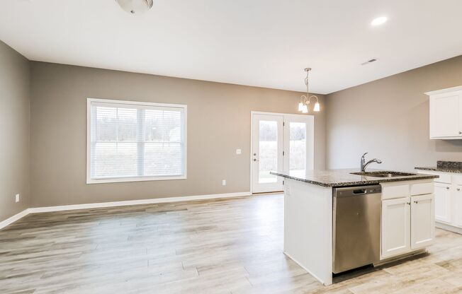 3 beds, 2.5 baths, 1,464 sqft, $1,395, Unit 114A