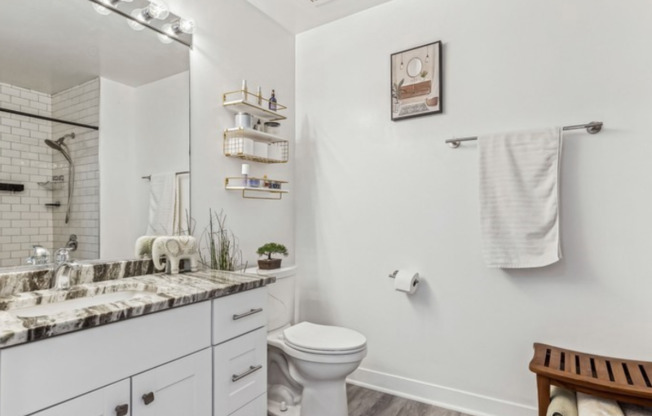833 West 15TH Pl.