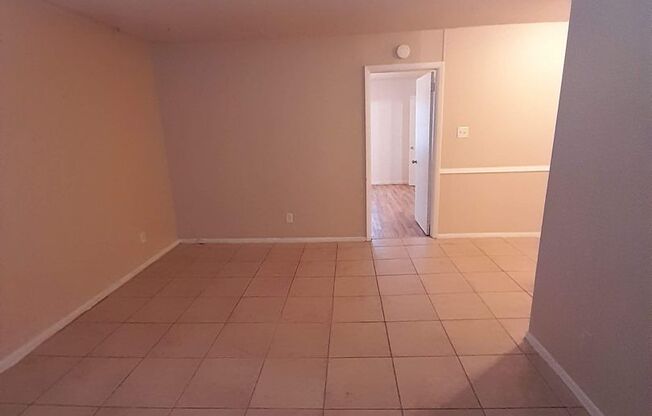 1 bed, 1 bath, 750 sqft, $669, Unit 14