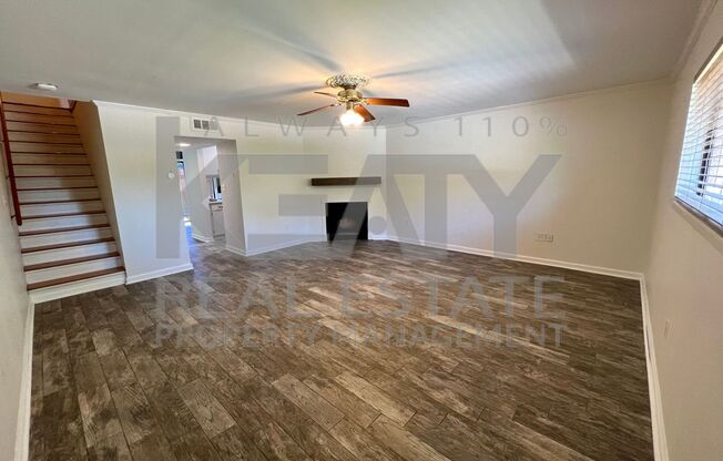 2 Bedroom, 2.5 Bathroom Townhouse on W Bayou Pkwy!